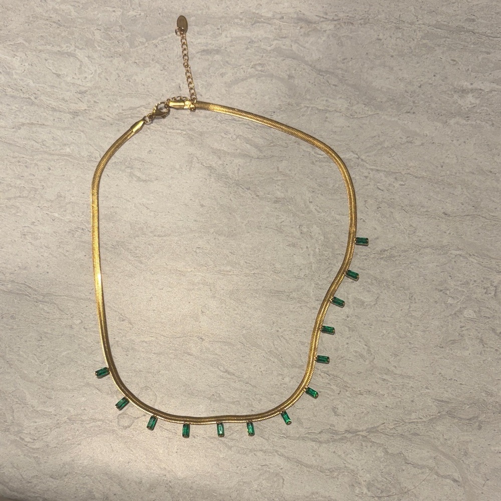 Never Worn Chic Gold Necklace with Emerald Highlights